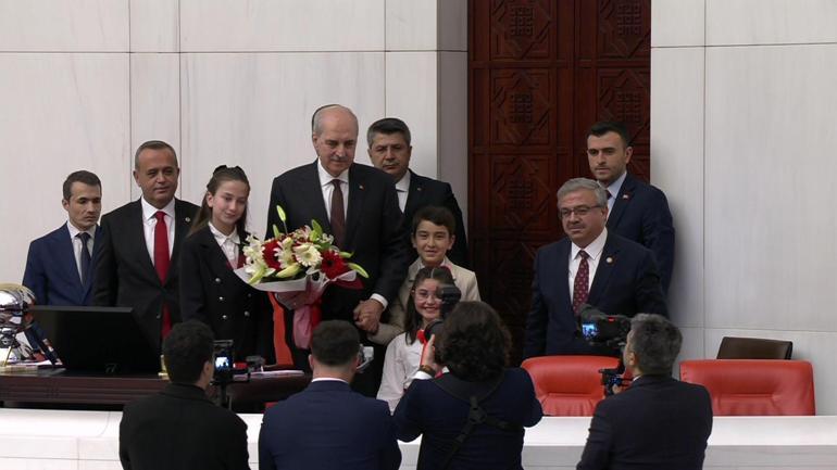  Türk gençliği insanlığa örnek olacak