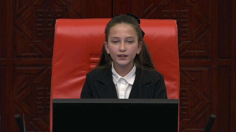  Türk gençliği insanlığa örnek olacak