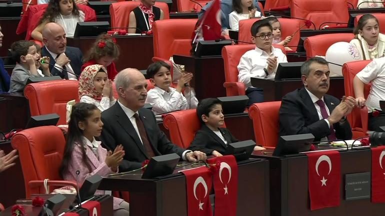  Türk gençliği insanlığa örnek olacak