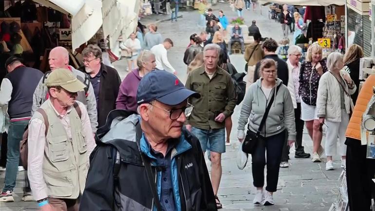 Rodos&rsquo;ta turizm alarmı: Rezervasyonlar iptal, esnaf zor durumda
