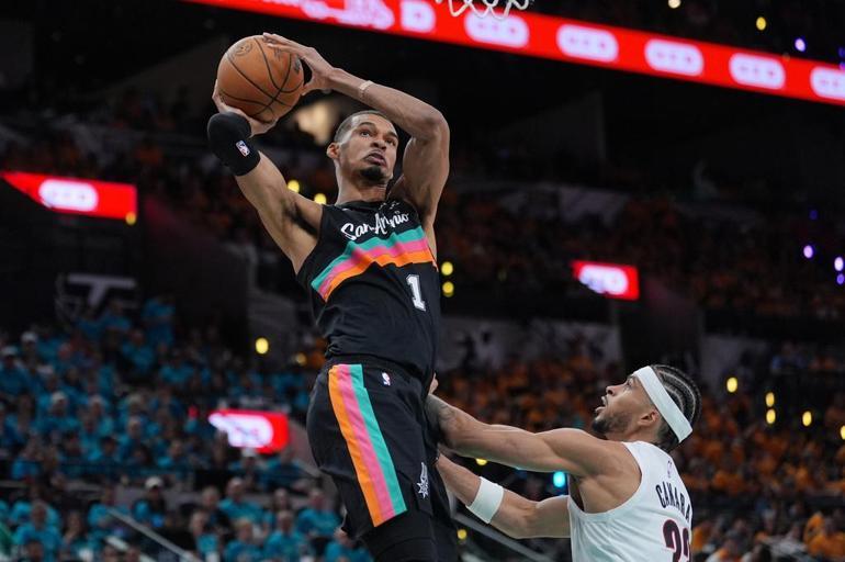 Wembanyama, 22 yaşında NBAde Yılın savunma oyuncusu seçilerek tarihe geçti