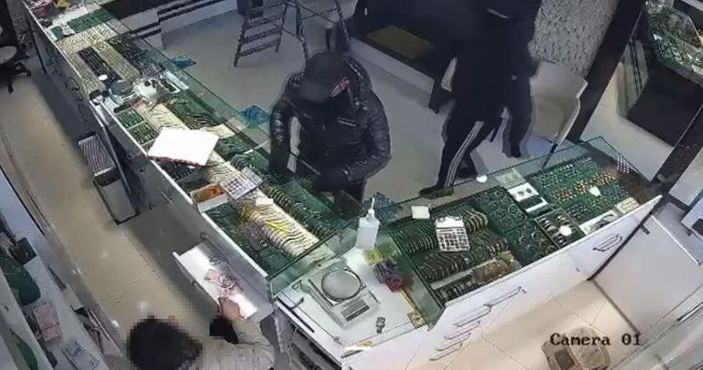  Dükkan sahibinin hareketi planlarını bozdu