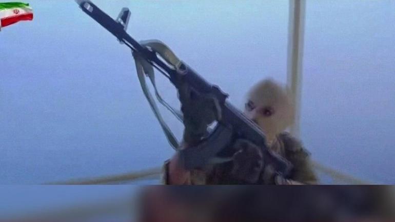 İşte operasyon anları İran Hürmüzde iki gemiye el koydu