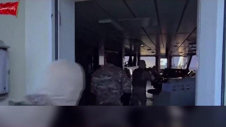 İşte operasyon anları İran Hürmüzde iki gemiye el koydu