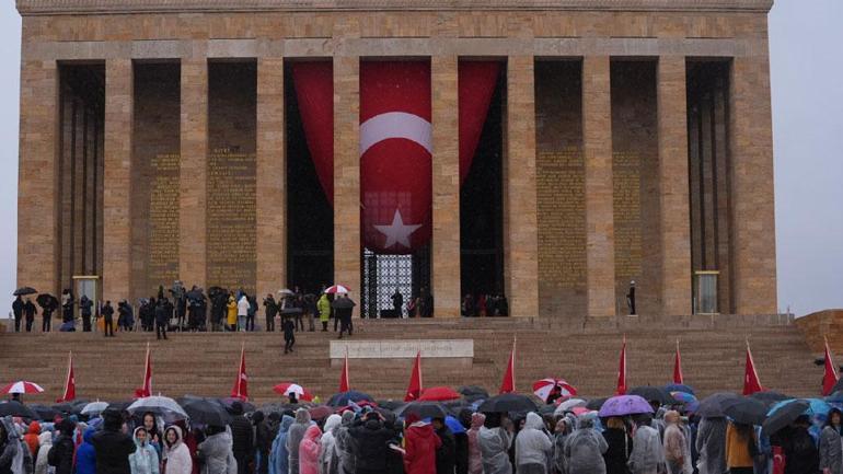 Siyasilerden peş peşe 23 Nisan mesajları