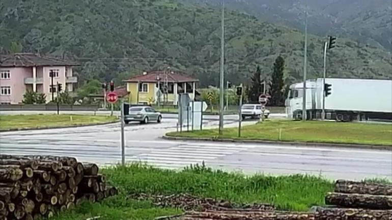 Amasyada feci kaza: Otomobilden fırlayan bebek hayatını kaybetti