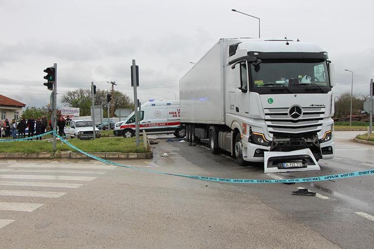 Amasyada feci kaza: Otomobilden fırlayan bebek hayatını kaybetti