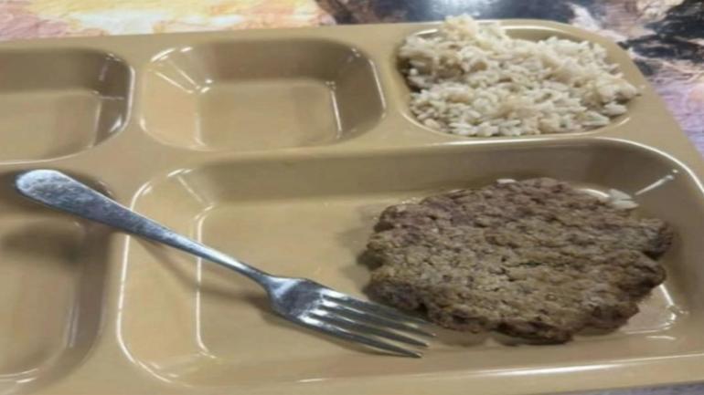 ABD uçak gemisinde yemek krizi Pentagon o iddiaları yalanladı