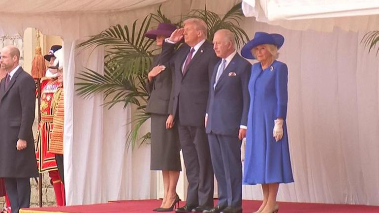 Kral Charlesa ABD yolunda protesto