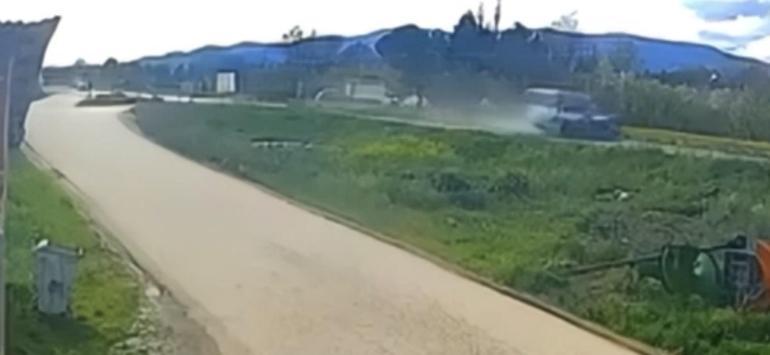  Otomobil ikiye bölündü