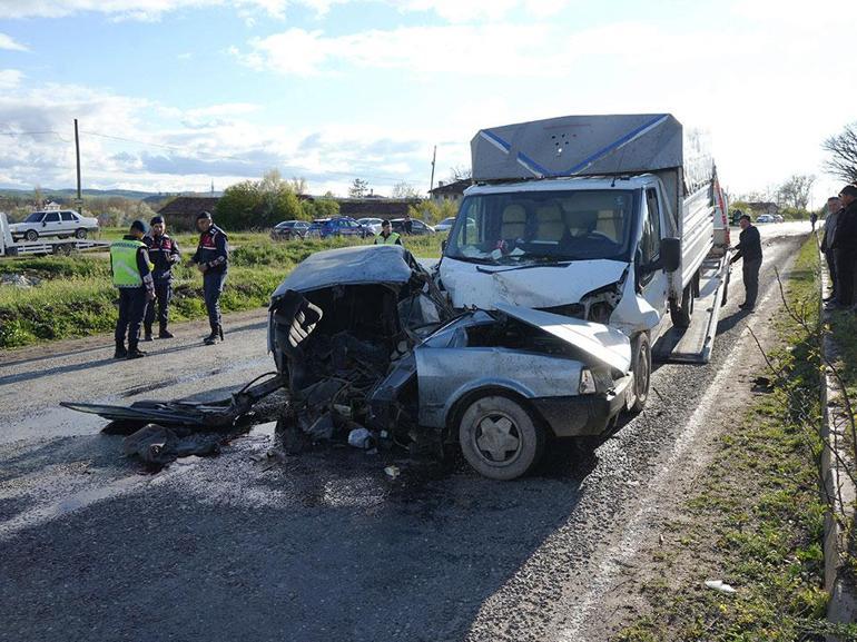  Otomobil ikiye bölündü