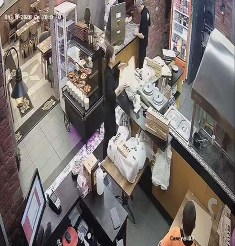  Aynı kişiye 25 farklı yemek siparişi