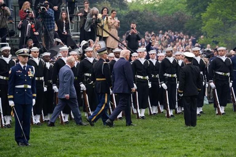 Beyaz Sarayda tarihi buluşma Trump, Kral Charlesı askeri törenle karşıladı