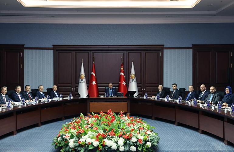 Cumhurbaşkanı Erdoğandan sanal medyaya 15 yaş sınırı yorumu