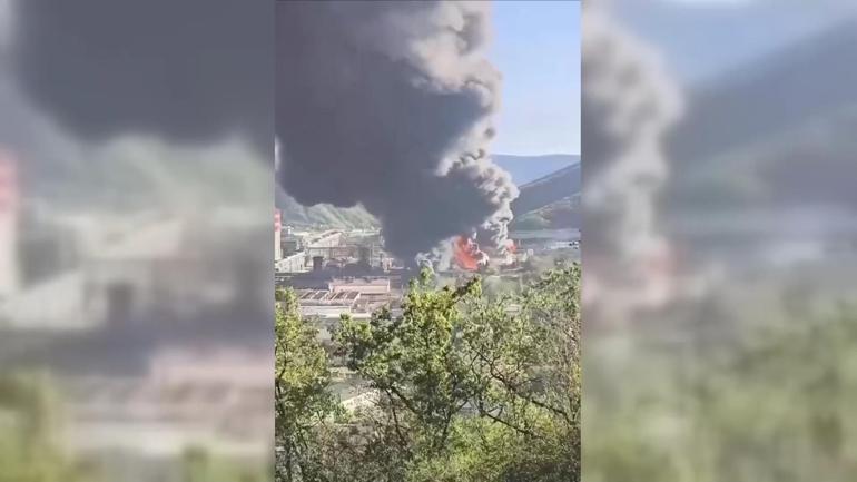 İşte o anlar... Ukrayna Rusyanın petrol rafinerisini hedef aldı