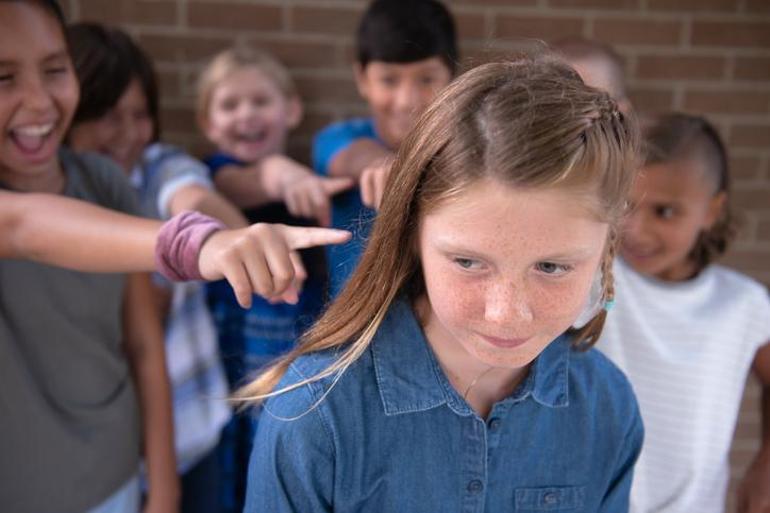 Ezgi Moladan akran zorbalığı itirafı Aman dikkat Kişinin tüm hayatını etkileyebiliyor