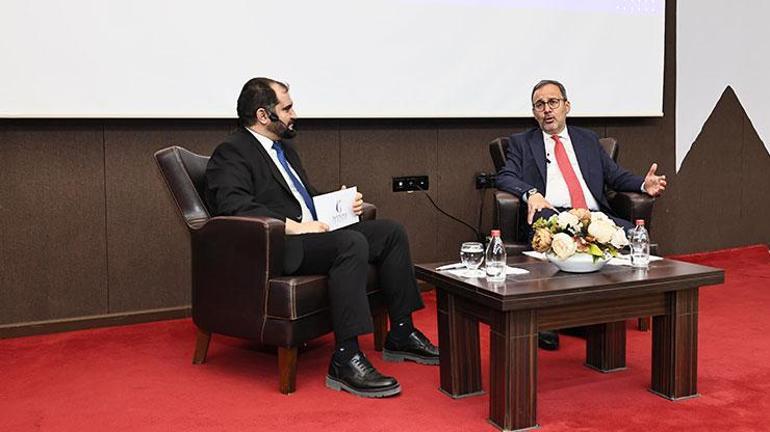 Dr. Mehmet Muharrem Kasapoğlu’ndan kamu yönetimi öğrencileriyle buluştu