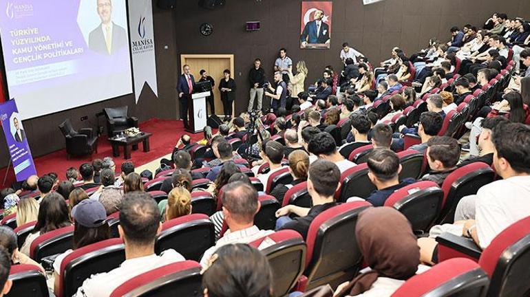 Dr. Mehmet Muharrem Kasapoğlu’ndan kamu yönetimi öğrencileriyle buluştu