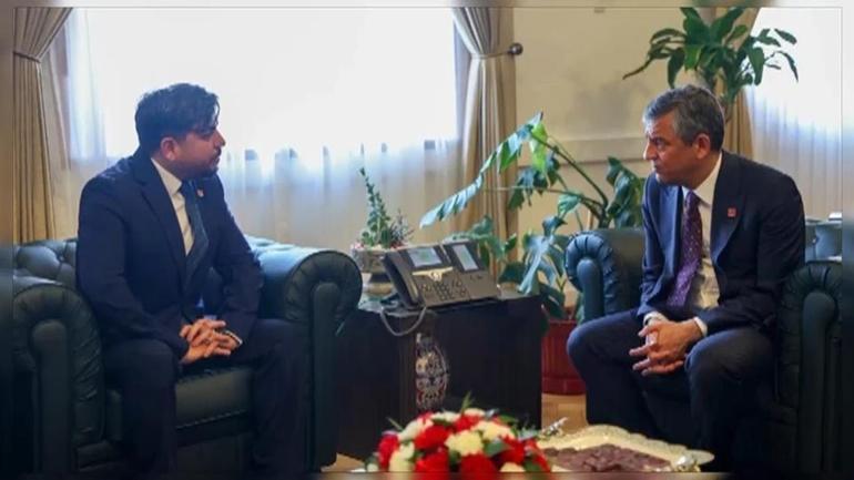 CHPde Arif Kocabıyıkın partiye katılmasına tepki