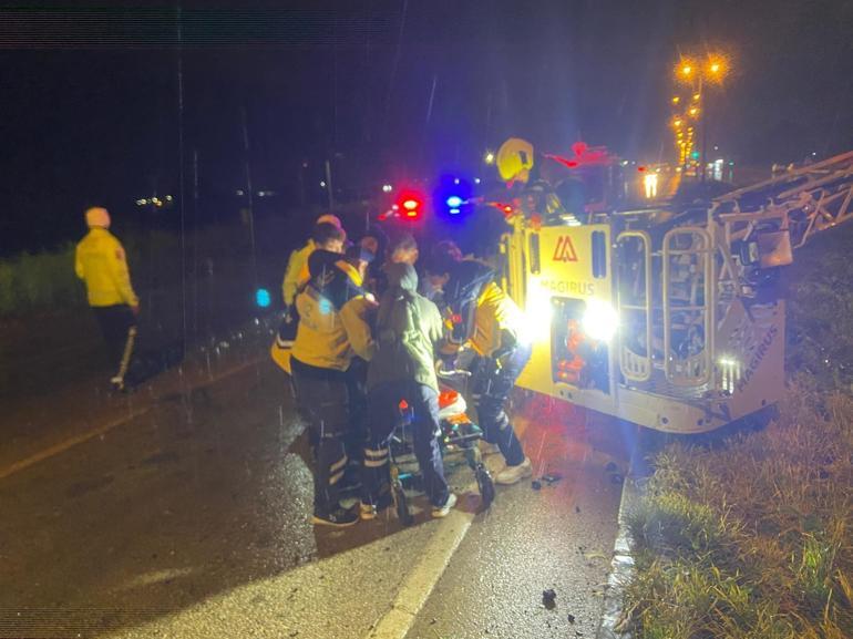 Balıkesirde yolcu otobüsü devrildi; 3 ölü, 31 yaralı