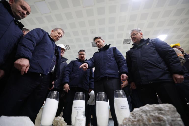 Bakan Bayraktardan 1 Mayıs’ta yatırım ve istihdam müjdesi
