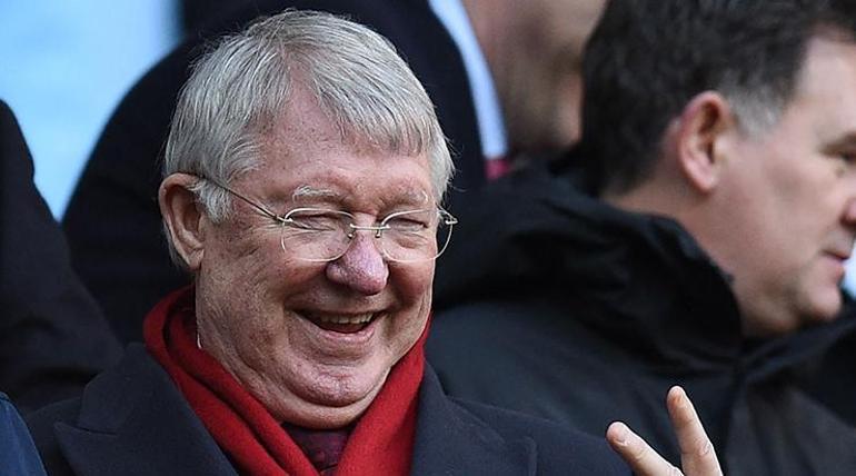 Sir Alex Ferguson, hastaneye kaldırıldı
