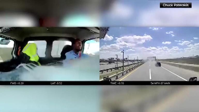 Uçak iniş sırasında kamyona çarptı O anlar...