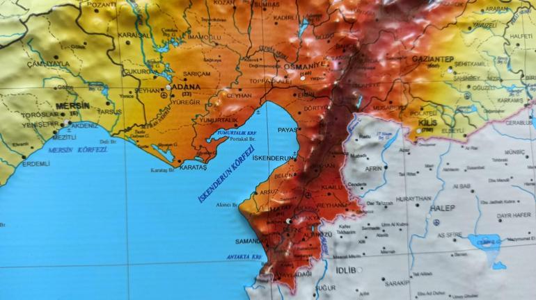 Prof. Dr. Semir Över harita üzerinden gösterdi Doğu Akdenizde 7 ve üzeri deprem mümkün mü
