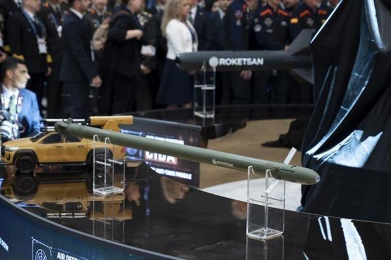 ROKETSANdan gövde gösterisi NEŞTER, CİRİT Anti-İHA, CİDA ve mini seyir füzesi