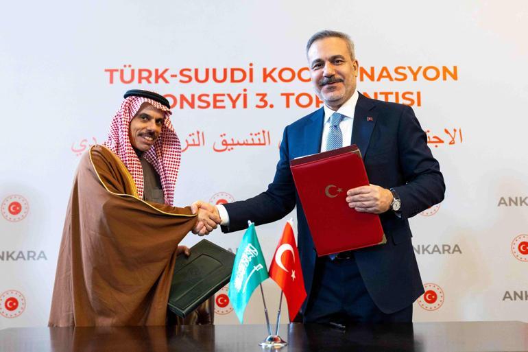 Türkiye ile Suudi Arabistan arasında vize muafiyeti anlaşması imzalandı Muaf olacak pasaportlar belli oldu...