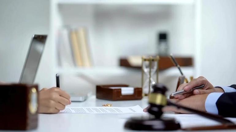 SÜRESİZ NAFAKA SONA MI ERİYOR | Boşanma davalarında yeni düzenleme