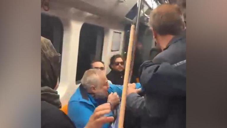 Galatasaray maçı sonrası metroda küfürlü tezahürat kavgasına oklavalı müdahale