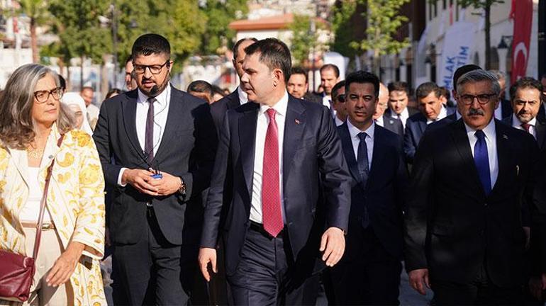 Bakan Kurum: Asrın inşasını dünyaya gösterdik