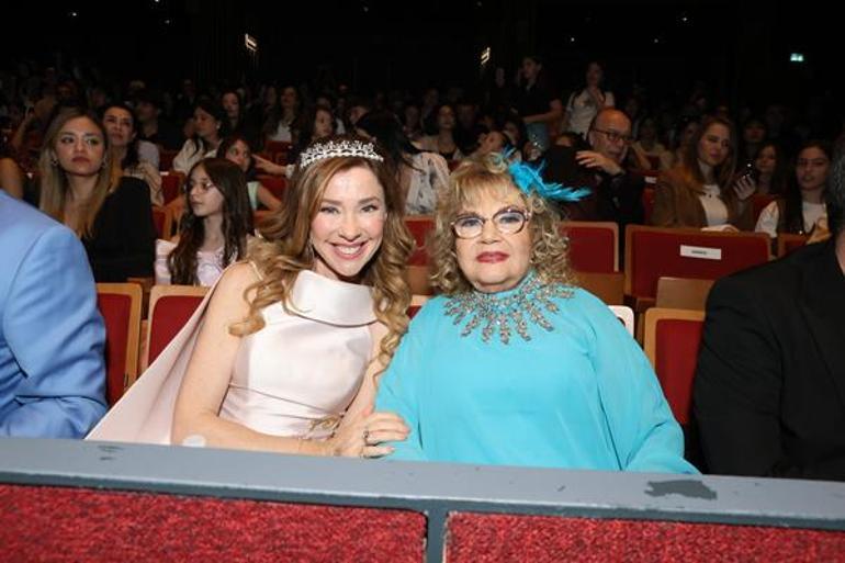 SİHİRLİ ANNEMe festival gibi gala