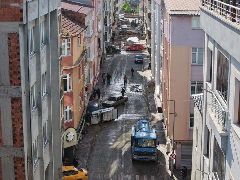 Araçlar suda böyle sürüklendi