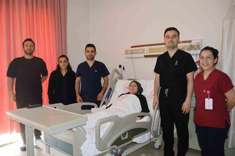 Tam 5 saat sürdü Kendi dokusuyla hayata tutundu