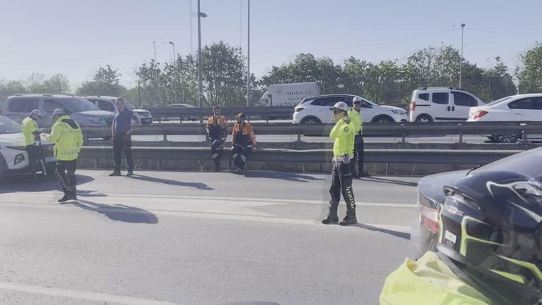  Bariyerlere çarparak takla attı