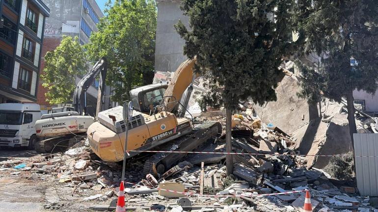Halkalı’da kentsel dönüşüm kapsamındaki 5 katlı bina çöktü