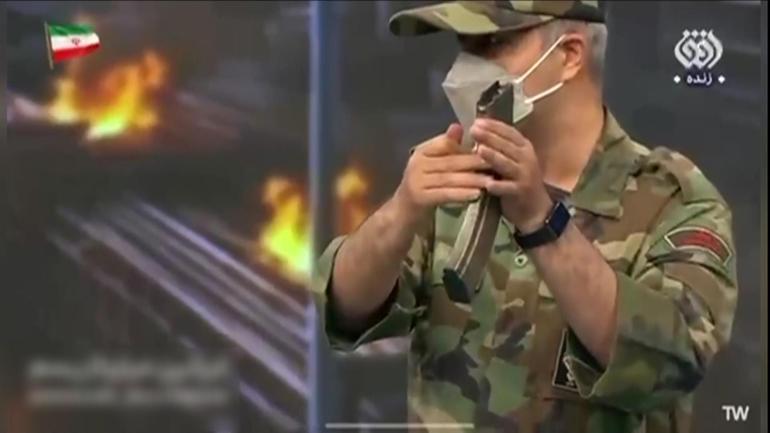 BAE bayrağı hedefte İran televizyonunda silah eğitimi