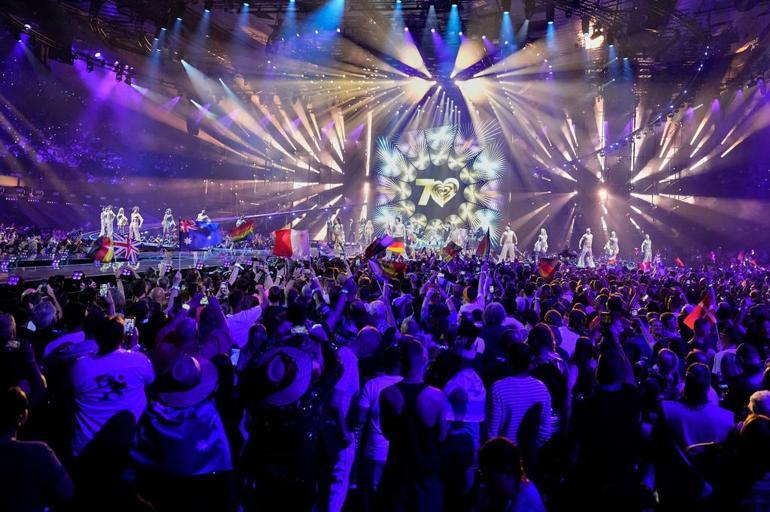 Eurovisionda bir ilk: Komşu kupayı İsrailin elinden çekti aldı