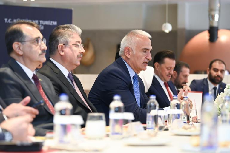  3 ile daha 5 yıldızlı otel konforunda ücretsiz halk plajı açılıyor...
