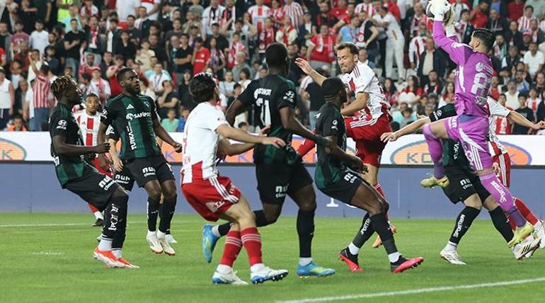 Antalyaspor, Süper Lig’e veda etti