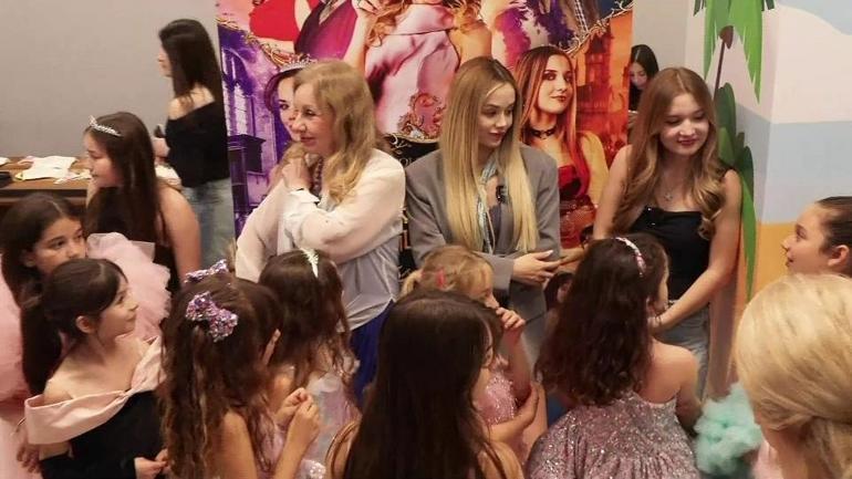 Miniklere Sihirli Annem sürprizi Kahramanlar bir anda gerçek oldu