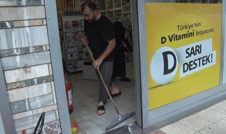 Dükkanlar sular altında kaldı