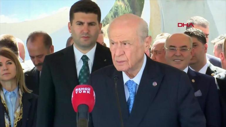 Devlet Bahçeli Ülkücü Şehitler Anıtını ziyaret etti