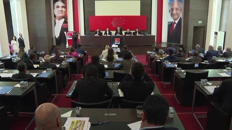 ÖZELCİLER HEMEN KURULTAY İÇİN BASTIRMASIN ÖNLEMİ | Pazartesi CHP PM toplanmıyor