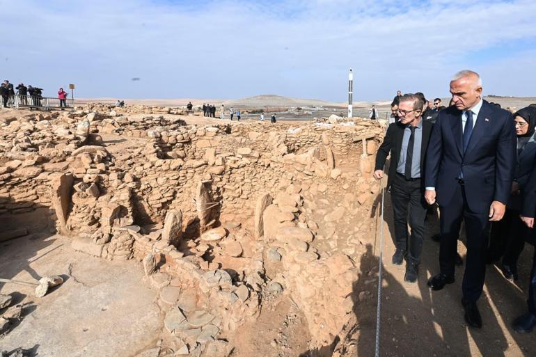Göbeklitepe’den sonra insanlık tarihinin yeni odağı Karahantepe’nin koruma çatısı da hazır