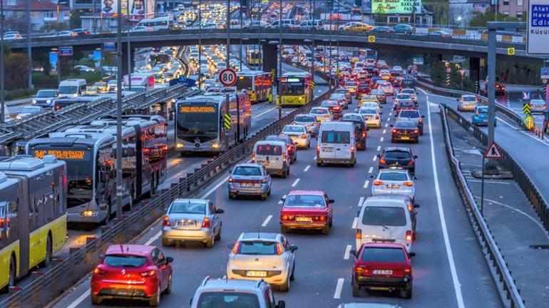 İstanbul’da trafik çilesi bitmiyor