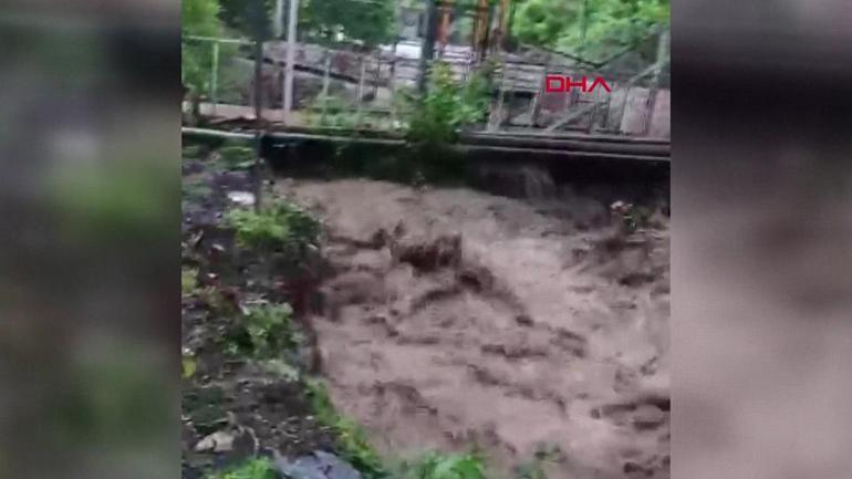 Hatayda sel felakete yol açtı