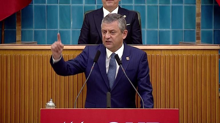 Özgür Özel CHP grup toplantısında konuşuyor